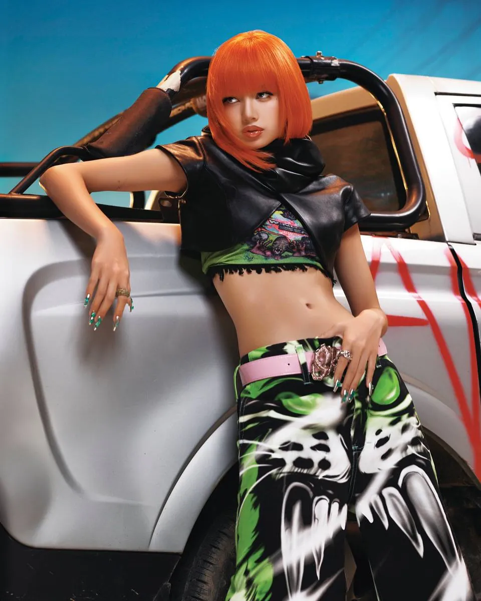 Lisa (Black Pink) - lisa-black-pink-sexy-33.webp